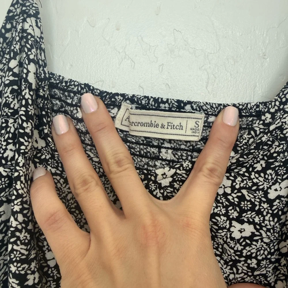 Abercrombie & Fitch Black and White Floral Midi Dress - Picture 2 of 5